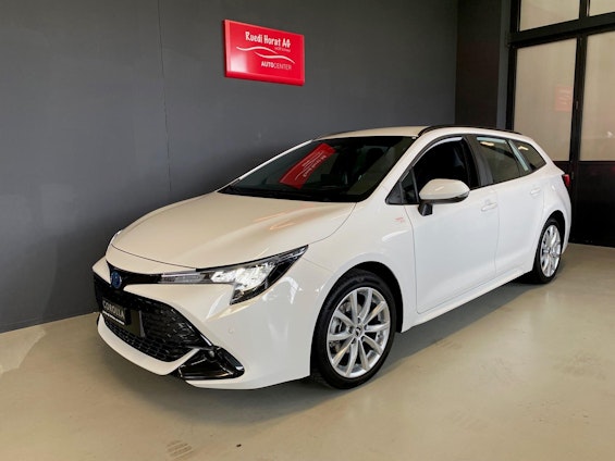 First vehicle image