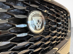 Vehicle image JAGUAR XF Sportbrake 2.0 I4 300 Sport AWD