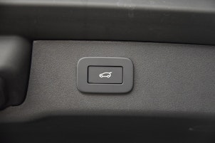 Vehicle image JAGUAR XF Sportbrake 2.0 I4 300 Sport AWD