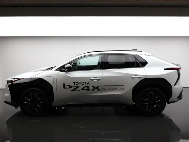 Toyota bZ4X Style AWD 0.99% Leasing "Modell 2026" 22kw Onboard Charger