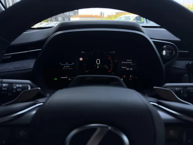 Lexus LBX 1.5 Hybrid Cool AWD