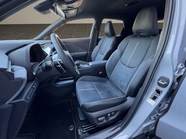 Lexus LBX 1.5 Hybrid Cool AWD