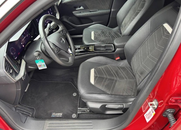 Vehicle image 4 Vehicle image 4