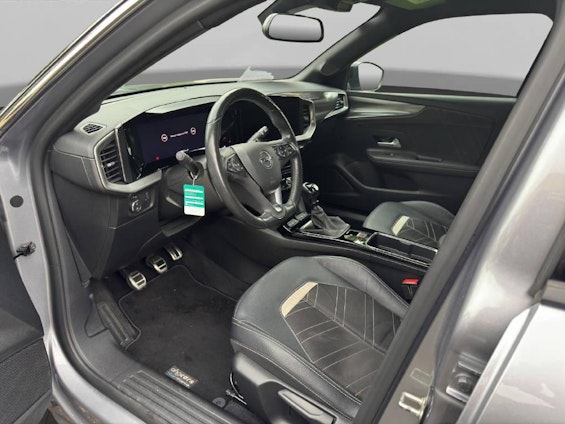 Vehicle image 4 Vehicle image 4