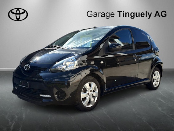 Vehicle image 3