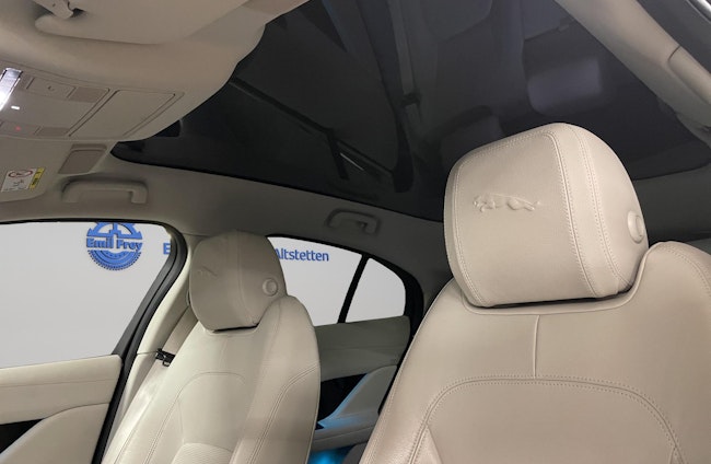 Vehicle image 9 Vehicle image 9