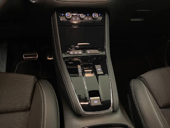 Vehicle image 8 Vehicle image 8