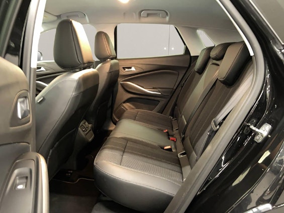 Vehicle image 10 Vehicle image 10