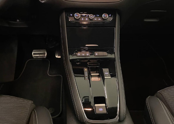 Vehicle image 8 Vehicle image 8