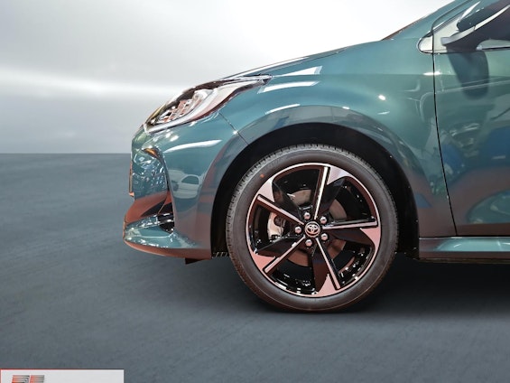 Vehicle image 2 Vehicle image 2