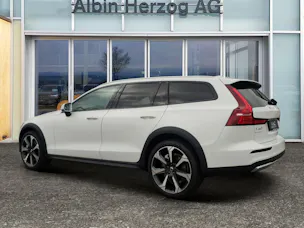 VOLVO V60 Cross Country 2.0 B5 Ultimate AWD