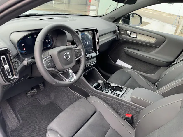 Volvo XC40 2.0 B4 MH Plus Dark