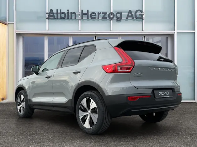Volvo XC40 2.0 B4 MH Plus Dark