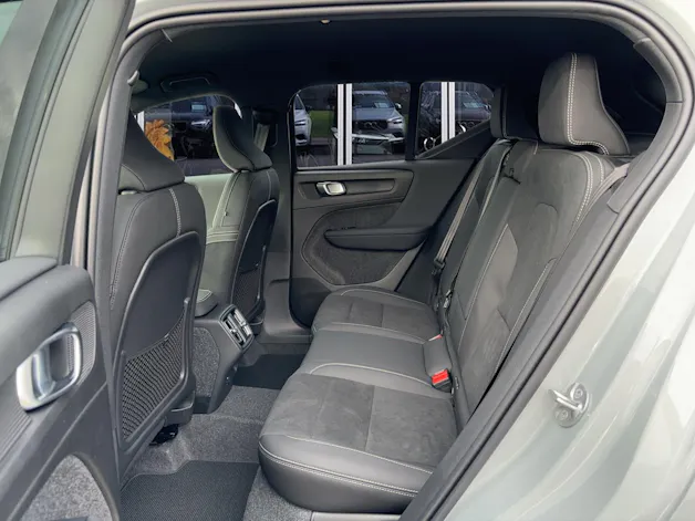 Volvo XC40 2.0 B4 MH Plus Dark