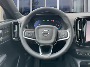 Volvo XC40 2.0 B4 MH Plus Dark