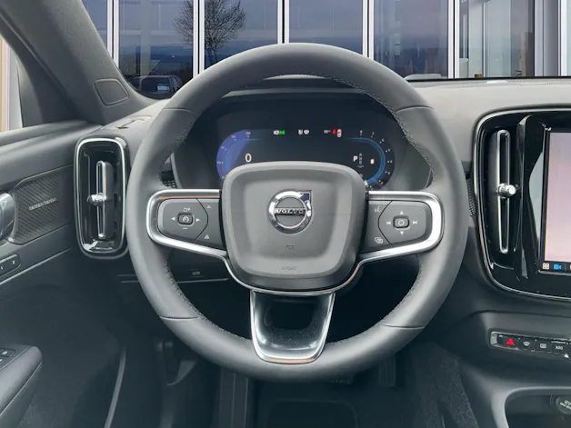 Volvo XC40 2.0 B4 MH Plus Dark