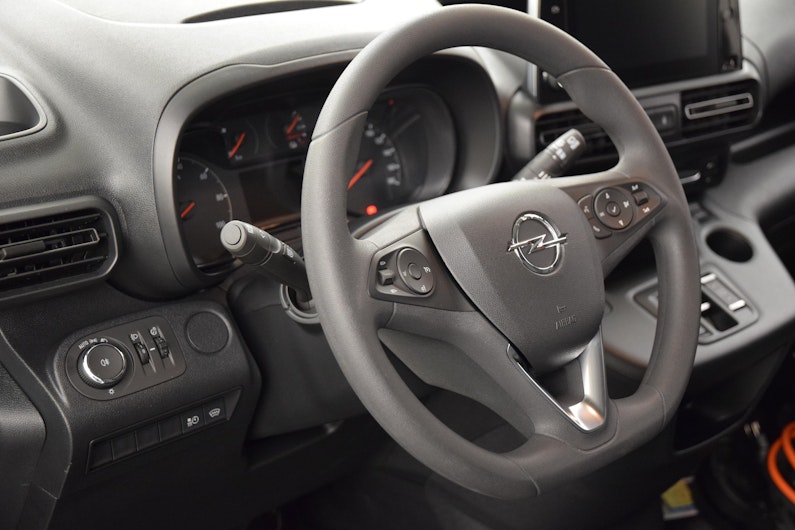 Vehicle image OPEL COMBO