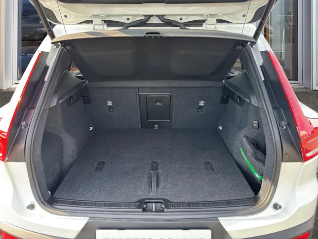 Volvo XC40 2.0 B4 MH Plus Dark