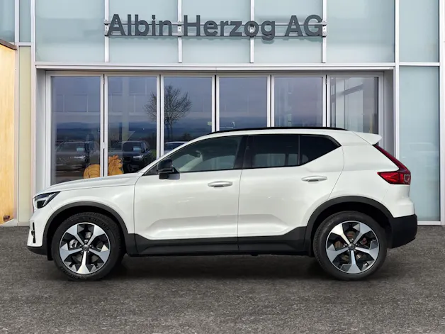 Volvo XC40 2.0 B4 MH Plus Dark