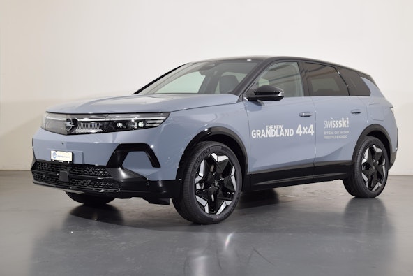 First vehicle image