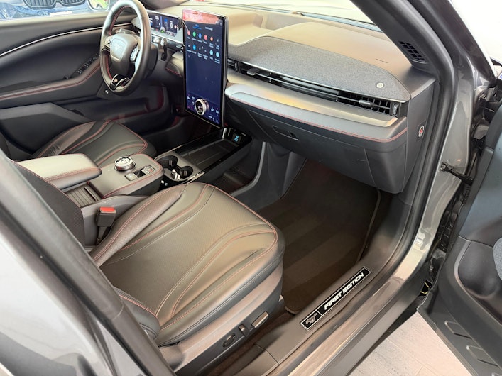 Vehicle image FORD MUSTANG MACH-E