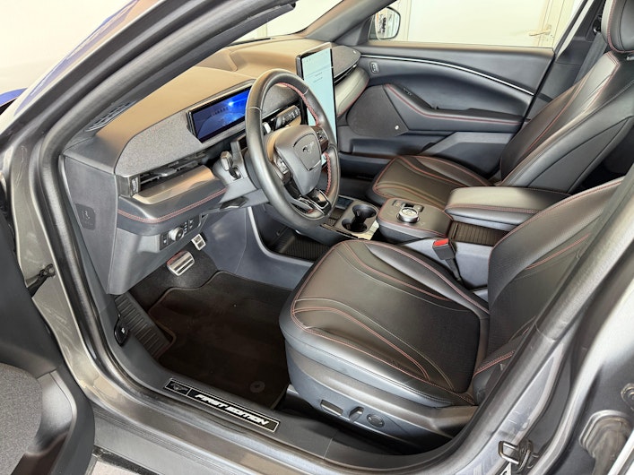 Vehicle image FORD MUSTANG MACH-E