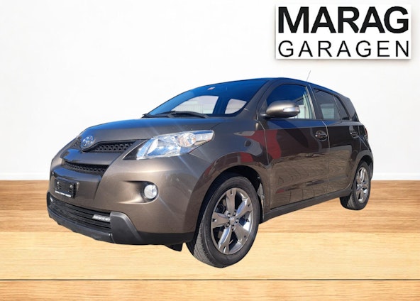 First vehicle image First vehicle image