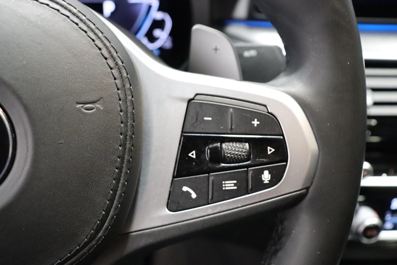 Vehicle image BMW 5 SERIES