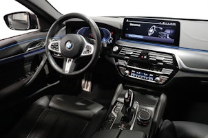 Vehicle image BMW 545e xDrive SAG
