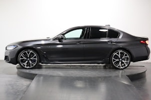 Vehicle image BMW 545e xDrive SAG