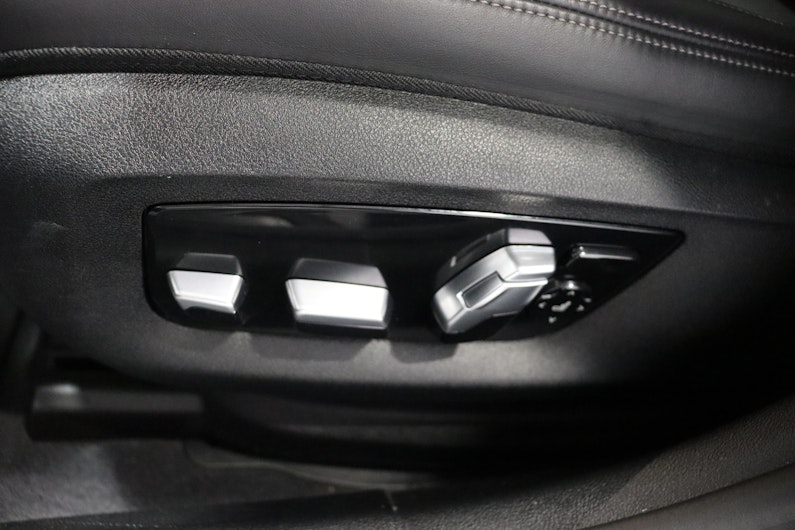 Vehicle image BMW 5 SERIES