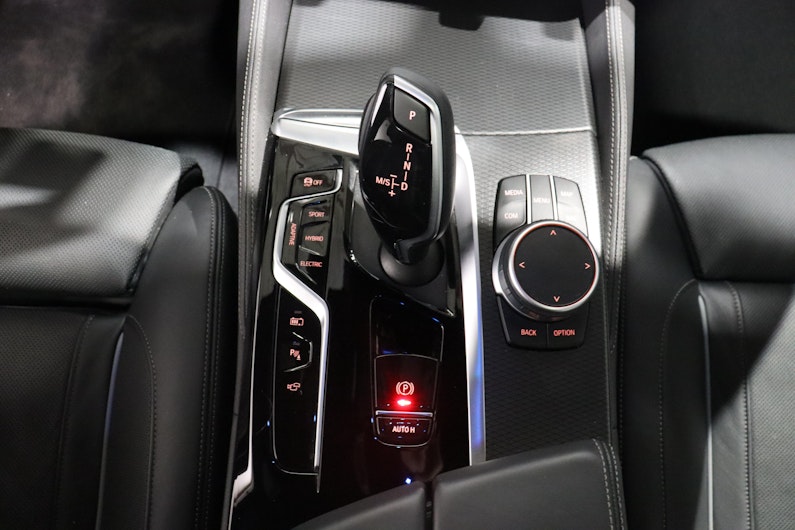 Vehicle image BMW 5 SERIES