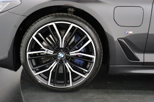 Vehicle image BMW 545e xDrive SAG