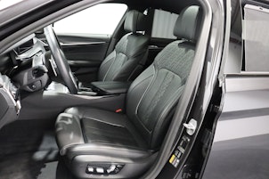 Vehicle image BMW 545e xDrive SAG