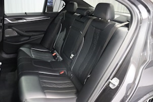 Vehicle image BMW 545e xDrive SAG