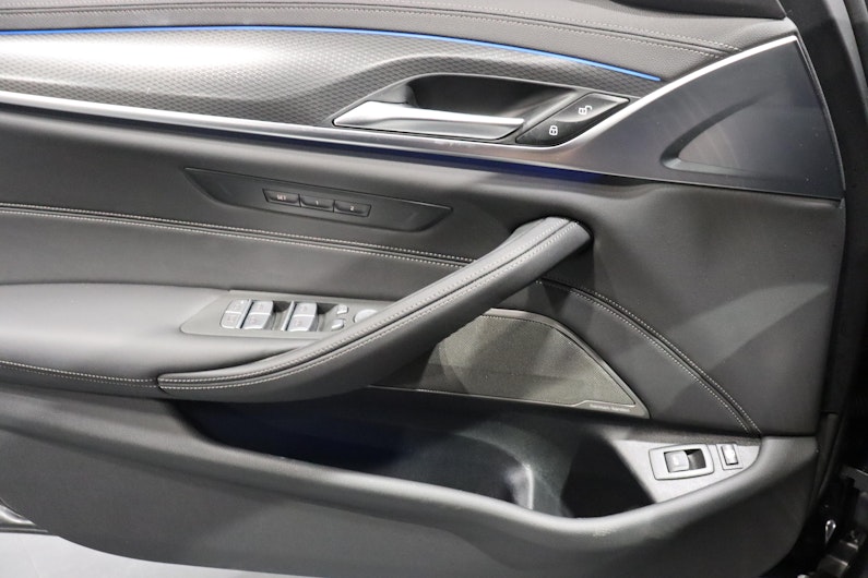 Vehicle image BMW 5 SERIES