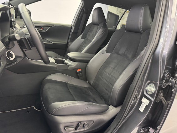 Vehicle image 8 Vehicle image 8