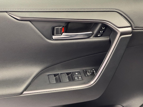 Vehicle image 15 Vehicle image 15