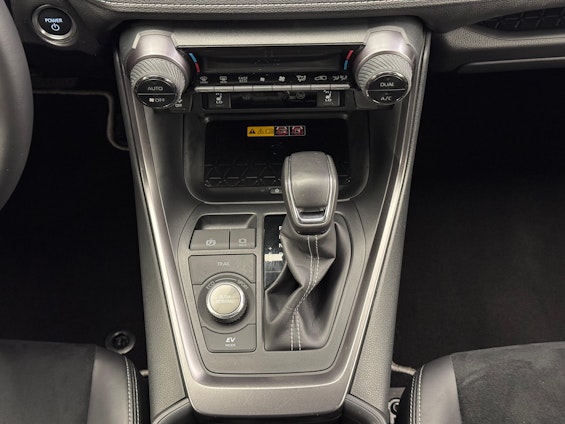 Vehicle image 13 Vehicle image 13