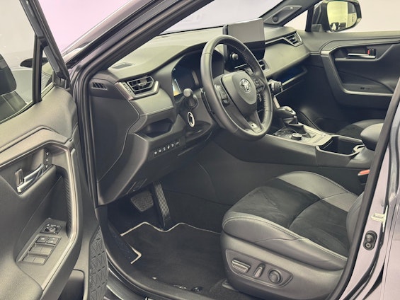 Vehicle image 10 Vehicle image 10