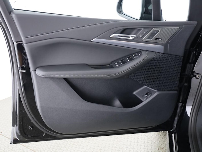 Vehicle image BMW 2 SERIES