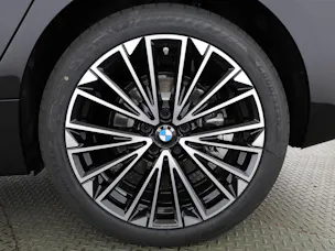 BMW 230e xDrive paddles Active Tourer