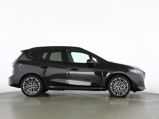 BMW 230e xDrive paddles Active Tourer