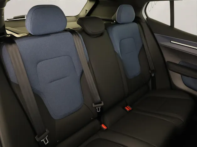 Volvo EX30 CC E60 Twin Performance AWD
