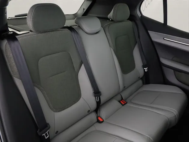Volvo EX30 CC E60 Twin Performance AWD