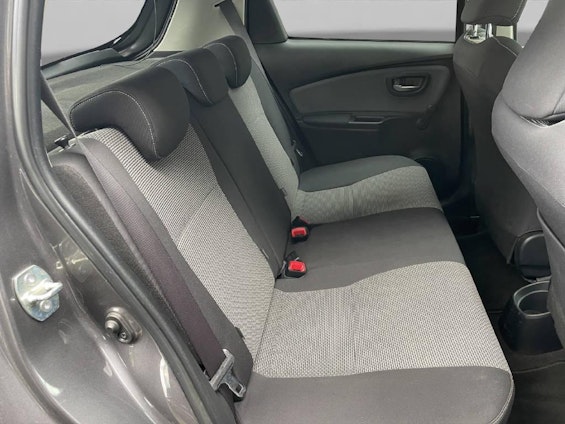 Vehicle image 14 Vehicle image 14