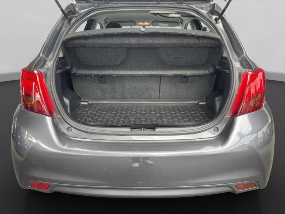 Vehicle image 8 Vehicle image 8