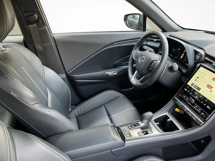 Fahrzeugbild LEXUS LBX