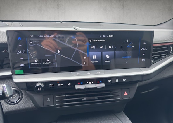 Vehicle image 15 Vehicle image 15