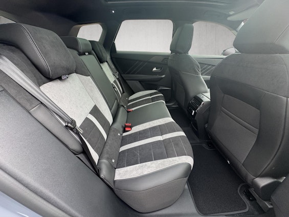 Vehicle image 9 Vehicle image 9